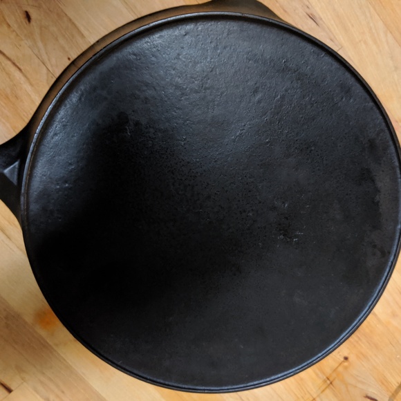 Unmarked Wagner Sidney Vonhandle Cast Iron Skillet - Picture 6 of 6
